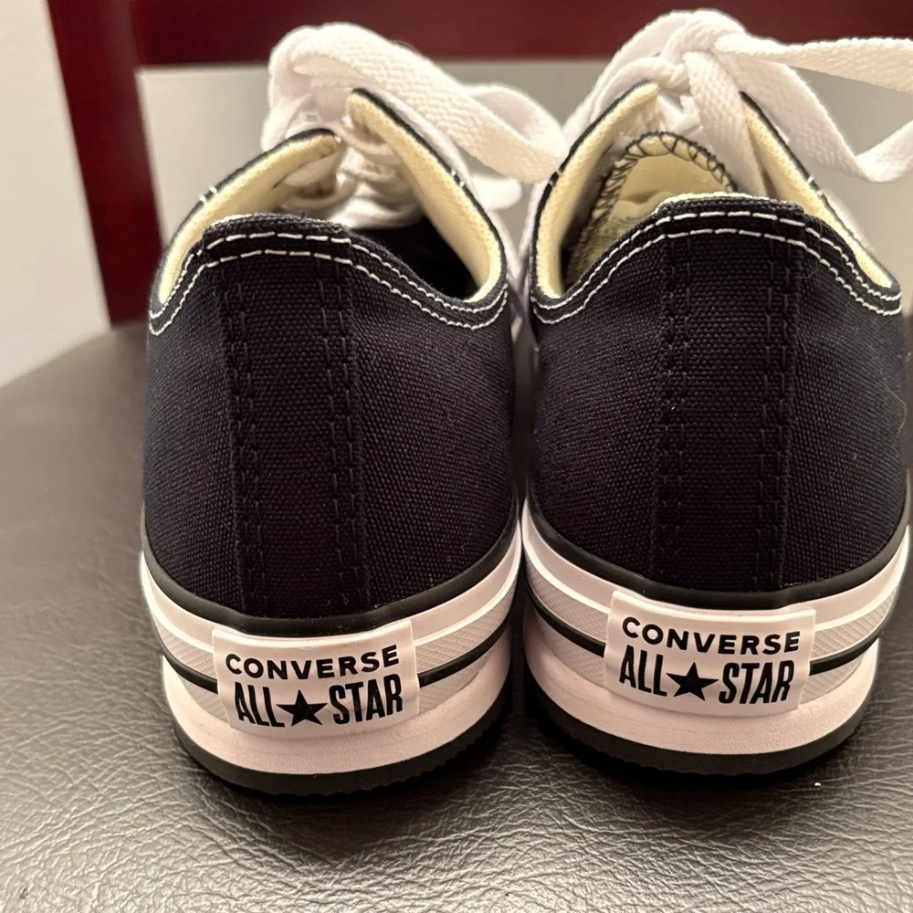 New Converse All Star Boy’s Black and White Canvas Sneakers‎ Size 5.5